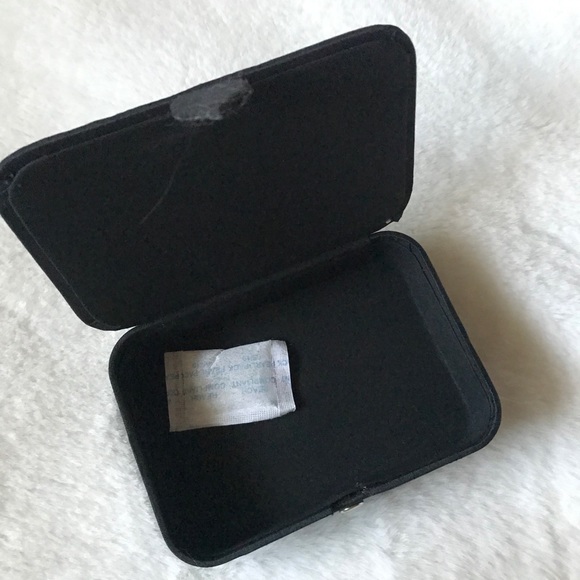 ⚡️SALE⚡️🆕 | 🖤 Mini Jewlery/Trinket Box - Picture 4 of 5